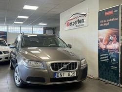 Grå Begagnad 2008 Volvo V70 Kinetic Kombi | 39 900 kr (Marknadspris)
