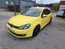 Gul Begagnad 2010 VW Golf VI Halvkombi | 79 900 kr (Marknadspris)