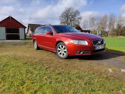 Röd Begagnad 2012 Volvo V70 Momentum Kombi | 114 000 kr (Marknadspris)