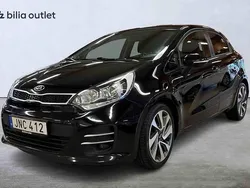 Svart Begagnad 2016 Kia Rio Halvkombi | 84 900 kr