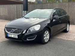 Svart Begagnad 2013 Volvo V60 Momentum Kombi | 59 999 kr (Superpris)