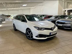 Vit Begagnad 2018 Toyota Auris Touring Sports Kombi | 169 000 kr (Lite dyr)