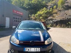 Mörkblå Begagnad 2010 VW Golf VI Edition Halvkombi | 44 900 kr (Lite dyr)