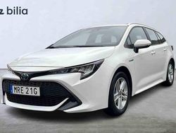 Vit Begagnad 2022 Toyota Corolla Kombi | 239 900 kr