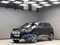 Svart Begagnad 2020 Peugeot 5008 GT-line Minibuss | 249 900 kr (Marknadspris)