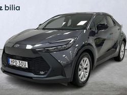 Grå Begagnad 2024 Toyota C-HR Style SUV | 367 500 kr (Lite dyr)