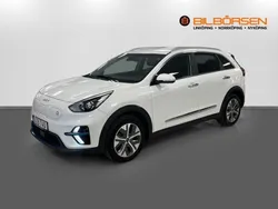 Vit (/ud/ clear white) Begagnad 2021 Kia e-Niro 3 SUV | 259 900 kr (Marknadspris)