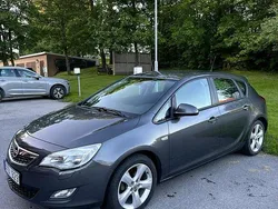 Grå Begagnad 2011 Opel Astra Enjoy Halvkombi | 34 500 kr (Superpris)