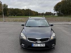 Grå Begagnad 2011 Kia Ceed Sportswagon Kombi | 42 000 kr (Marknadspris)
