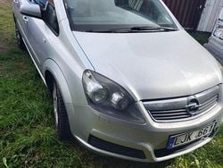 Grå Begagnad 2007 Opel Zafira Minibuss | 23 000 kr (Marknadspris)