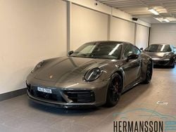 Grå Begagnad 2023 Porsche 992 Sportkupé | 2 249 900 kr