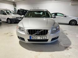 Ljusgrå Begagnad 2007 Volvo V70 Momentum Kombi | 59 900 kr (Marknadspris)