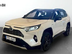 Vit Begagnad 2018 Toyota RAV4 Hybrid SUV | 284 900 kr (Marknadspris)