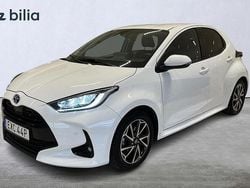 Vit Begagnad 2021 Toyota Yaris Hybrid Active Halvkombi | 219 900 kr (Lite dyr)