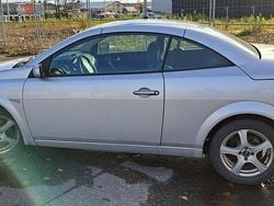 Ljusgrå (grå) Begagnad 2007 Renault Mégane Cabriolet Cab | 26 500 kr (Marknadspris)