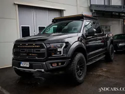 Svart Begagnad 2017 Ford F-150 Raptor Pickup | 739 900 kr (Marknadspris)