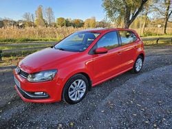 Röd Begagnad 2015 VW Polo Halvkombi | 75 000 kr (Bra pris)