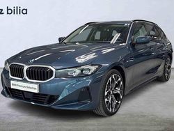 Blå Begagnad 2025 BMW 330e Shadowline Kombi | 499 900 kr
