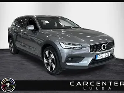 Grå Begagnad 2020 Volvo V60 CC Kombi | 289 900 kr (Marknadspris)