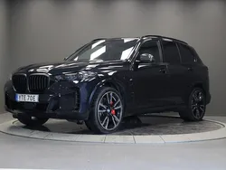 Svart Begagnad 2025 BMW X5 Comfort Edition SUV | 1 230 000 kr