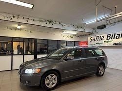 Grå Begagnad 2011 Volvo V50 Momentum Kombi | 79 900 kr (Marknadspris)
