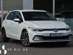 Vit Begagnad 2020 VW Golf VII Halvkombi | 234 900 kr (Marknadspris)