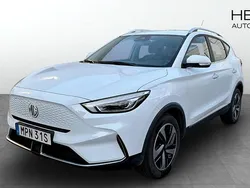 Vit (white) Begagnad 2022 MG ZS Comfort Sedan | 239 900 kr (Bra pris)