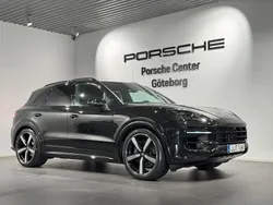 Svart (grey) Ny 2025 Porsche Cayenne SUV | 1 487 300 kr (Bra pris)