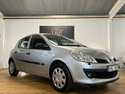 Ljusgrå Begagnad 2006 Renault Clio R.S. Halvkombi | 39 950 kr (Dyr)