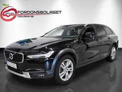 Svart Begagnad 2017 Volvo V90 CC Momentum Kombi | 279 000 kr (Marknadspris)