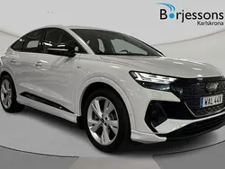 Vit Begagnad 2023 Audi Q4 Sportback e-tron S-Line SUV | 439 000 kr (Marknadspris)