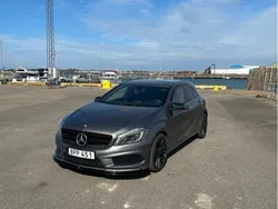 Grå Begagnad 2015 Mercedes A180 AMG line Halvkombi | 139 000 kr (Marknadspris)