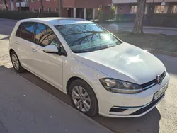 Vit Begagnad 2018 VW Golf VII Halvkombi | 139 000 kr (Marknadspris)