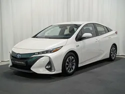 Vit Begagnad 2018 Toyota Prius Plug-in Hybrid Executive Halvkombi | 189 900 kr (Marknadspris)