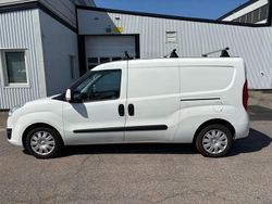 Svart Begagnad 2018 Fiat Doblò Minibuss | 83 400 kr