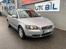 Silver Begagnad 2006 Volvo V50 Kinetic Kombi | 54 900 kr (Marknadspris)