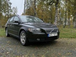 Grön Begagnad 2007 Volvo V50 Momentum Kombi | 27 000 kr (Bra pris)