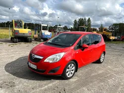 Röd Begagnad 2011 Opel Meriva Enjoy Minibuss | 39 500 kr (Marknadspris)