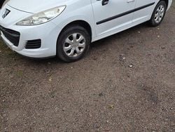 Vit Begagnad 2010 Peugeot 207 Kombi | 23 000 kr (Superpris)