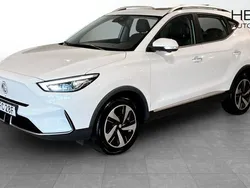 Vit (white) Begagnad 2022 MG ZS Luxury Sedan | 244 900 kr (Superpris)