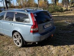 Blå Begagnad 2005 Volvo V50 Momentum Kombi | 17 000 kr (Bra pris)