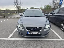 Blå Begagnad 2011 Volvo V50 Summum Kombi | 49 000 kr (Marknadspris)