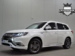 Vit Begagnad 2018 Mitsubishi Outlander P-HEV SUV | 349 900 kr (Dyr)
