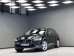 Svart Begagnad 2022 Volvo V60 CC Kombi | 329 900 kr (Marknadspris)
