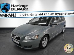 Ljusblå Begagnad 2011 Volvo V50 Momentum Kombi | 69 900 kr (Marknadspris)