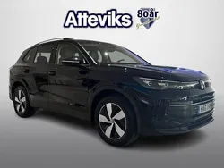 Svart Ny 2025 VW Tiguan Life SUV | 431 400 kr (Marknadspris)