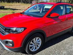 Röd Begagnad 2019 VW T-Cross SUV | 135 000 kr (Marknadspris)