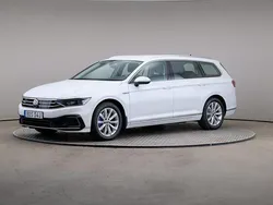 Vit Begagnad 2020 VW Passat Executive Kombi | 235 000 kr (Marknadspris)