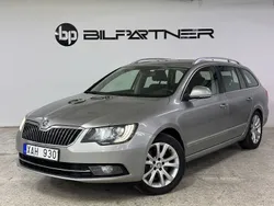 Ljusbrun Begagnad 2013 Skoda Superb Ambition Kombi | 96 900 kr (Marknadspris)