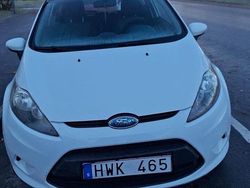 Vit Begagnad 2009 Ford Fiesta Trend Halvkombi | 45 000 kr (Lite dyr)